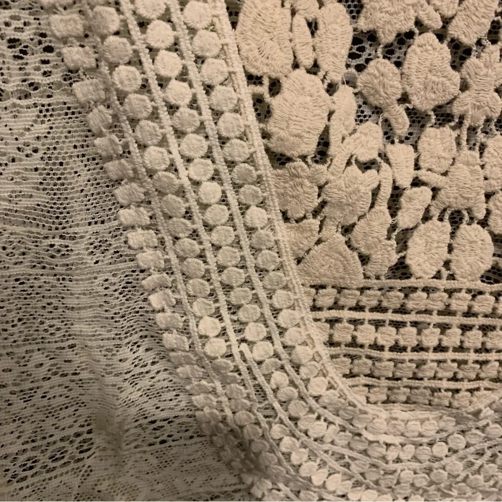 Women’s Hem and Thread Blouse